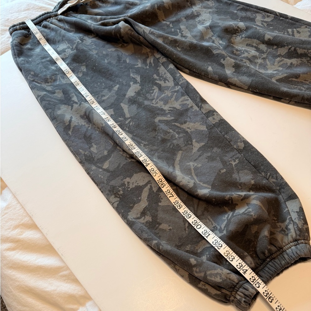 Out from Under Brenda Camo Balloon Joggers, military green, highwaisted, sz XS - Picture 5 of 15
